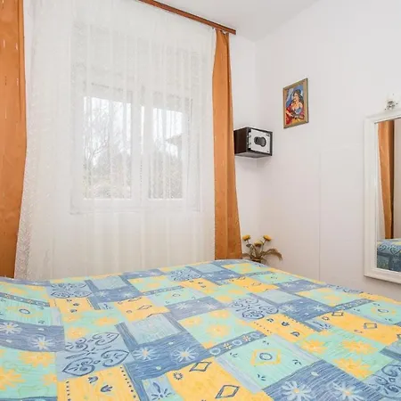 Antonija I Ante 3* Kampor