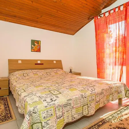 Antonija I Ante 3* Kampor