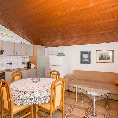 Guest house Antonija I Ante 3*