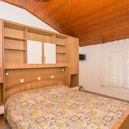 Guest house Antonija I Ante Kampor